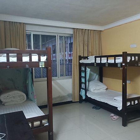 Yangshuo How Flowers Hostel מראה חיצוני תמונה