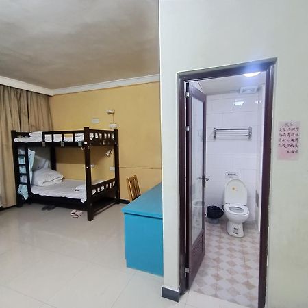 Yangshuo How Flowers Hostel מראה חיצוני תמונה