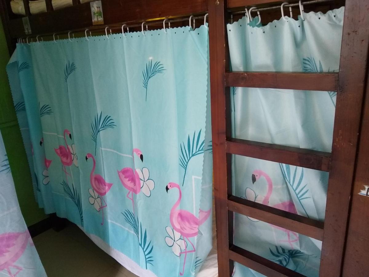 Yangshuo How Flowers Hostel מראה חיצוני תמונה