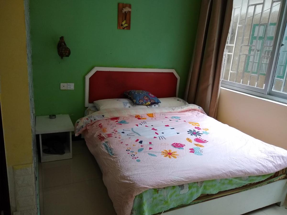 Yangshuo How Flowers Hostel מראה חיצוני תמונה