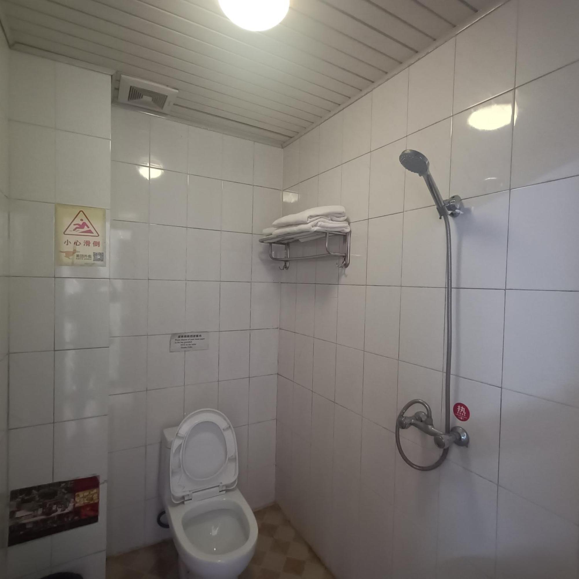 Yangshuo How Flowers Hostel מראה חיצוני תמונה
