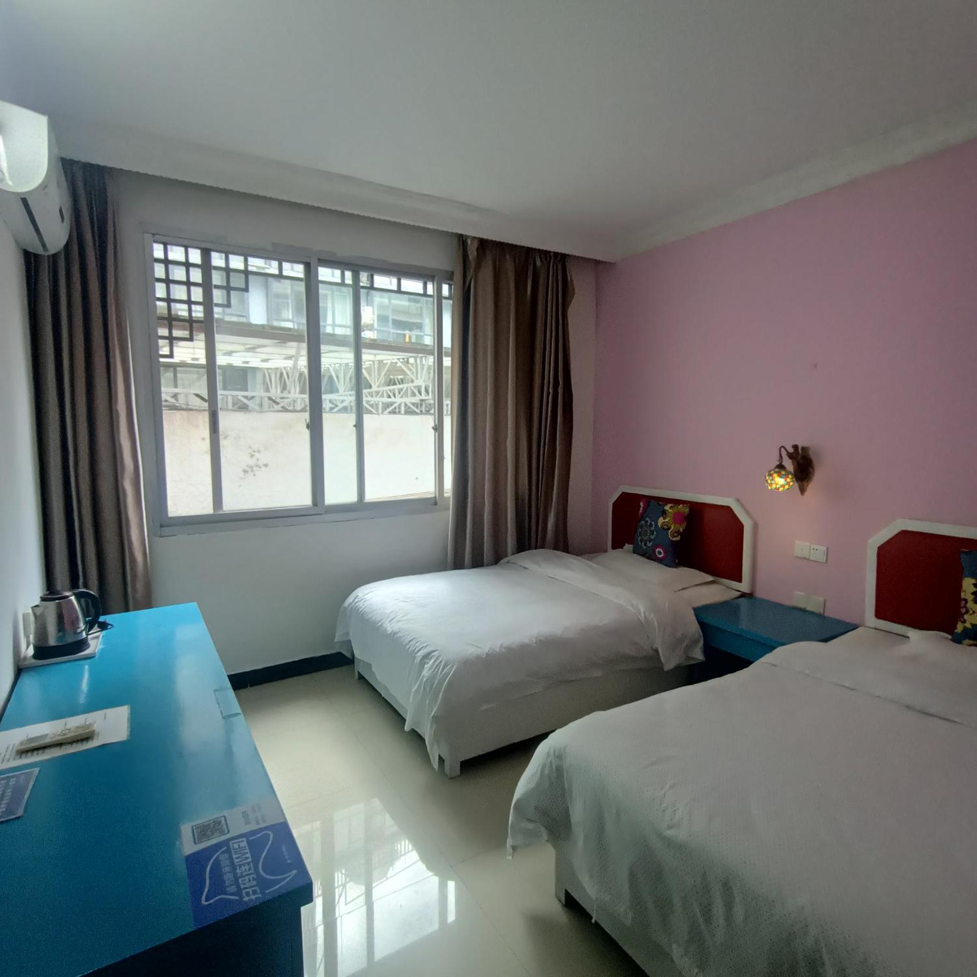 Yangshuo How Flowers Hostel מראה חיצוני תמונה