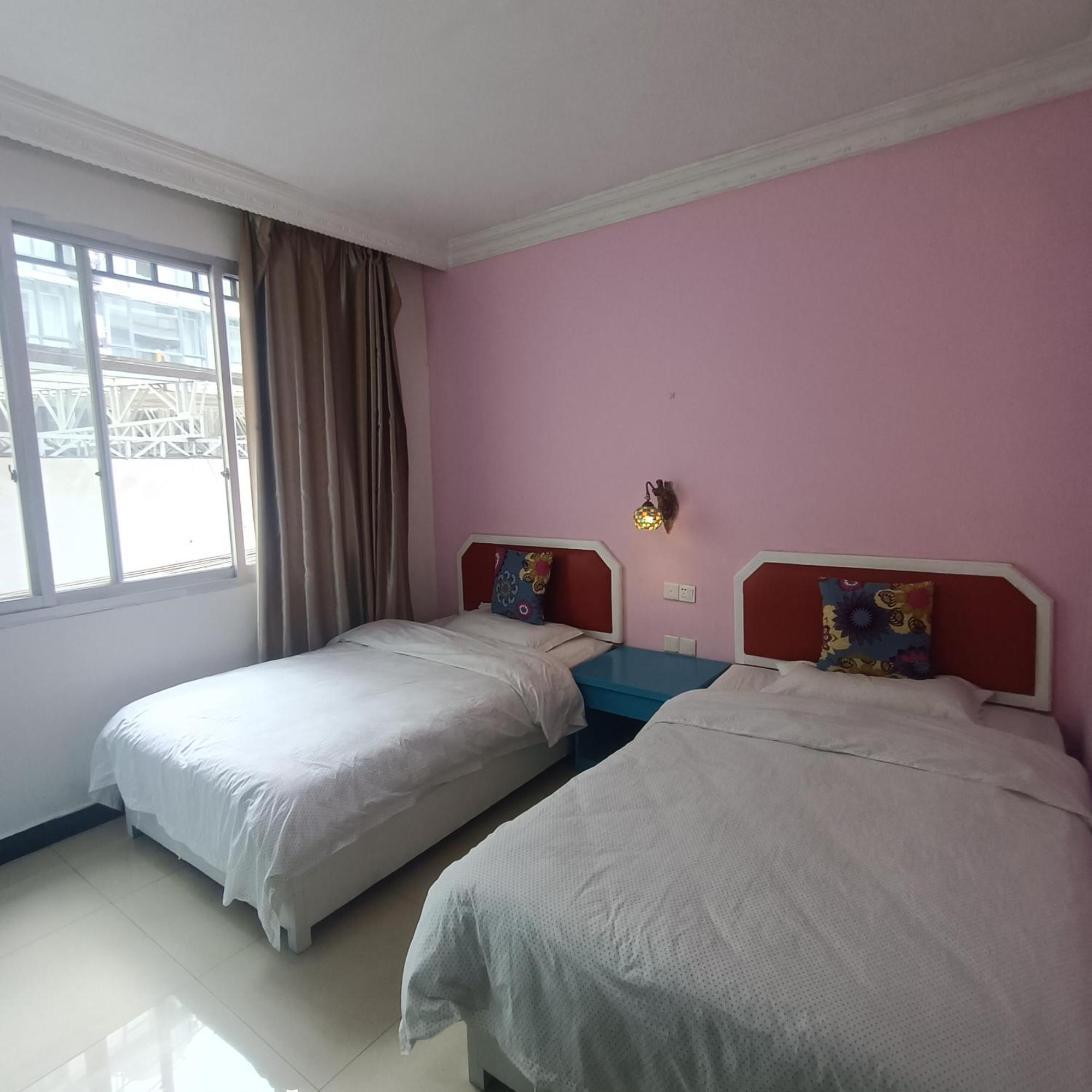 Yangshuo How Flowers Hostel מראה חיצוני תמונה
