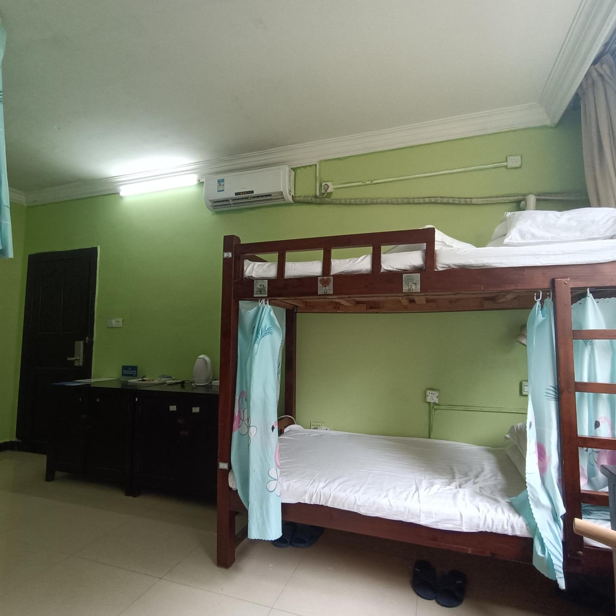 Yangshuo How Flowers Hostel מראה חיצוני תמונה