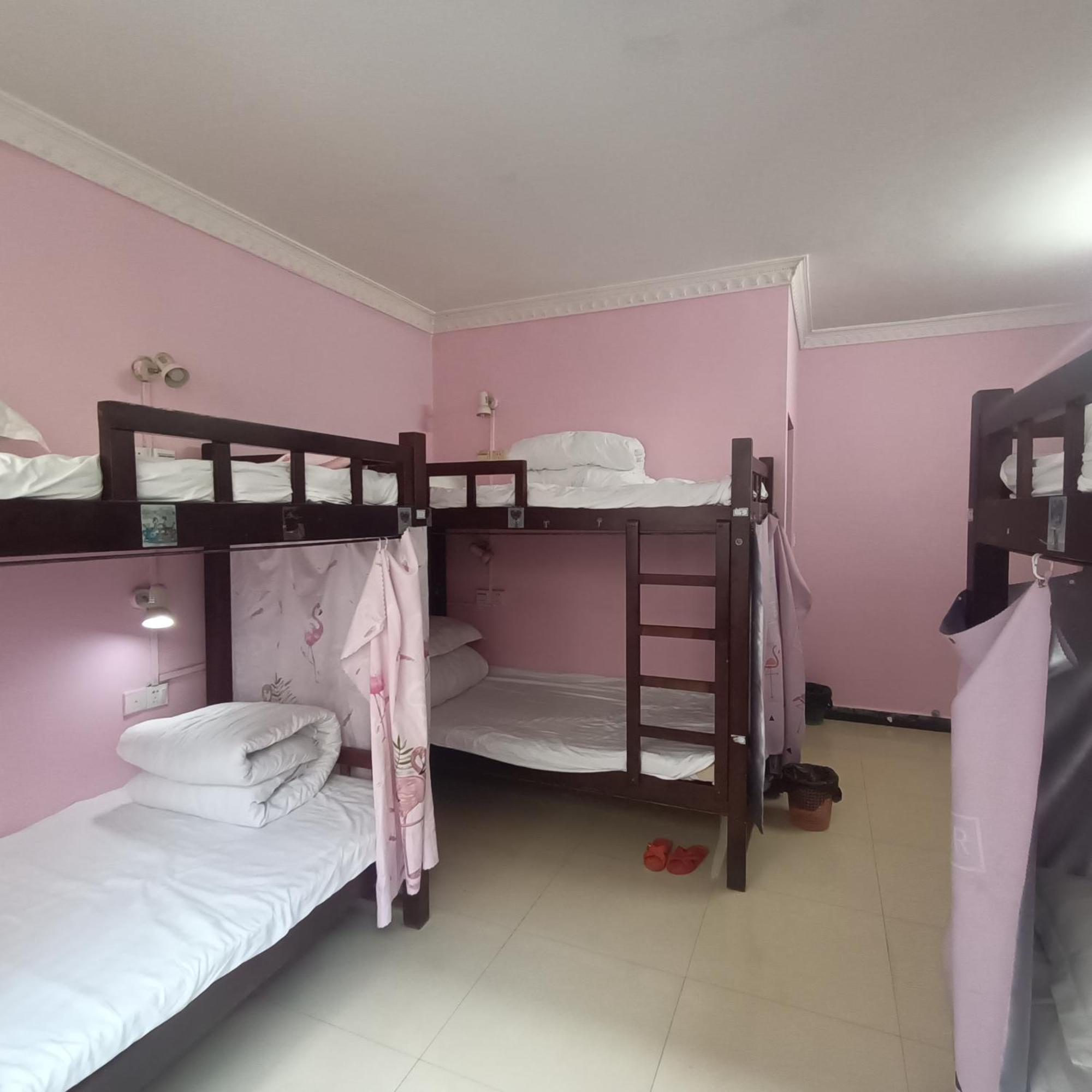 Yangshuo How Flowers Hostel מראה חיצוני תמונה