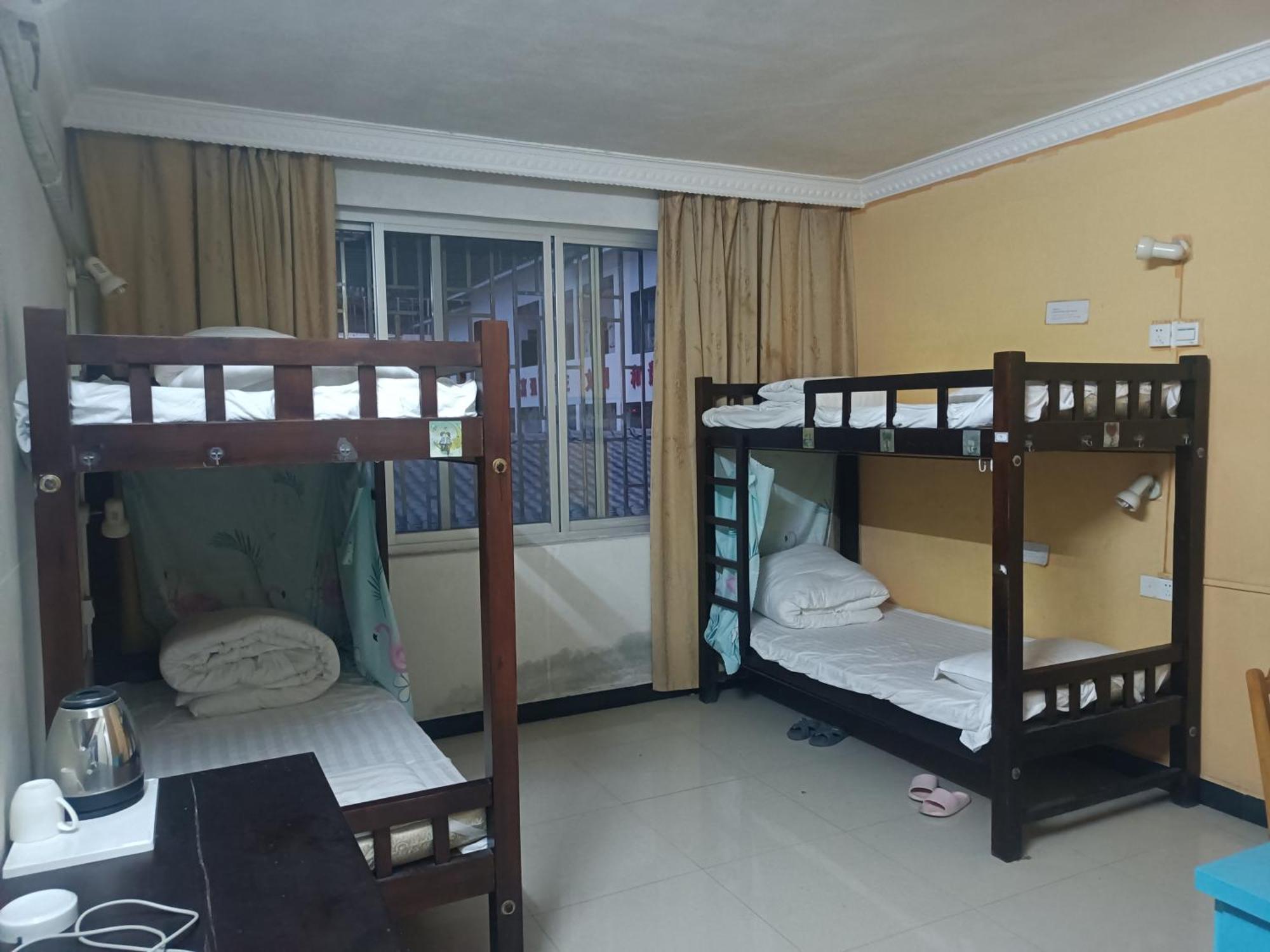 Yangshuo How Flowers Hostel מראה חיצוני תמונה
