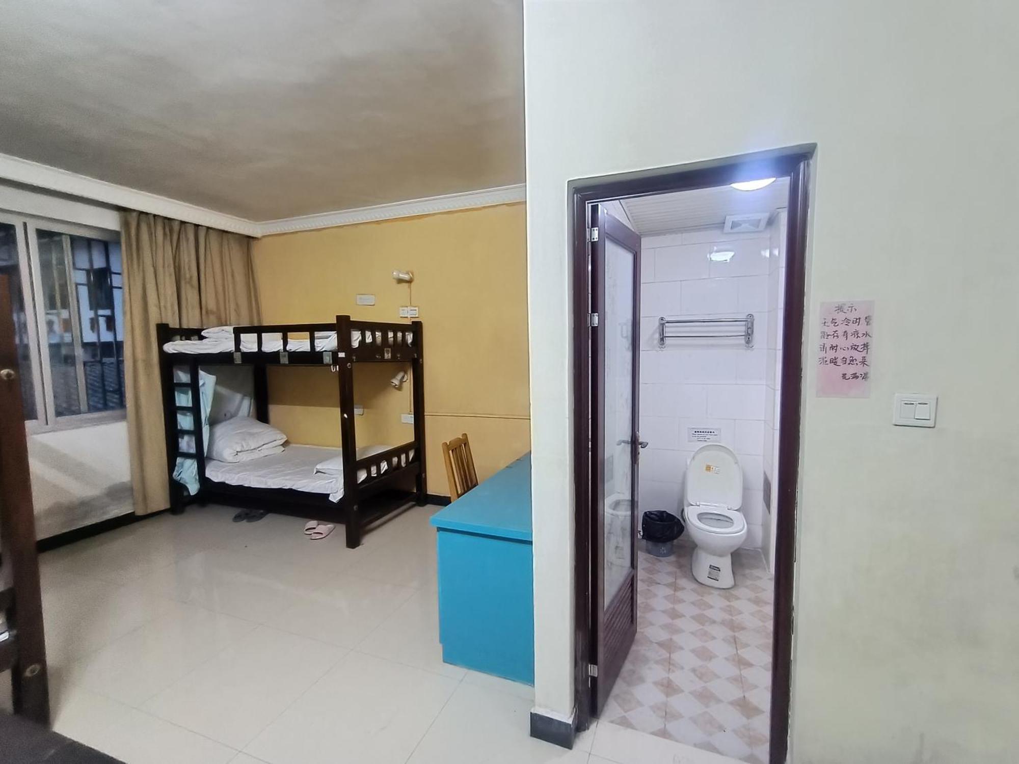 Yangshuo How Flowers Hostel מראה חיצוני תמונה