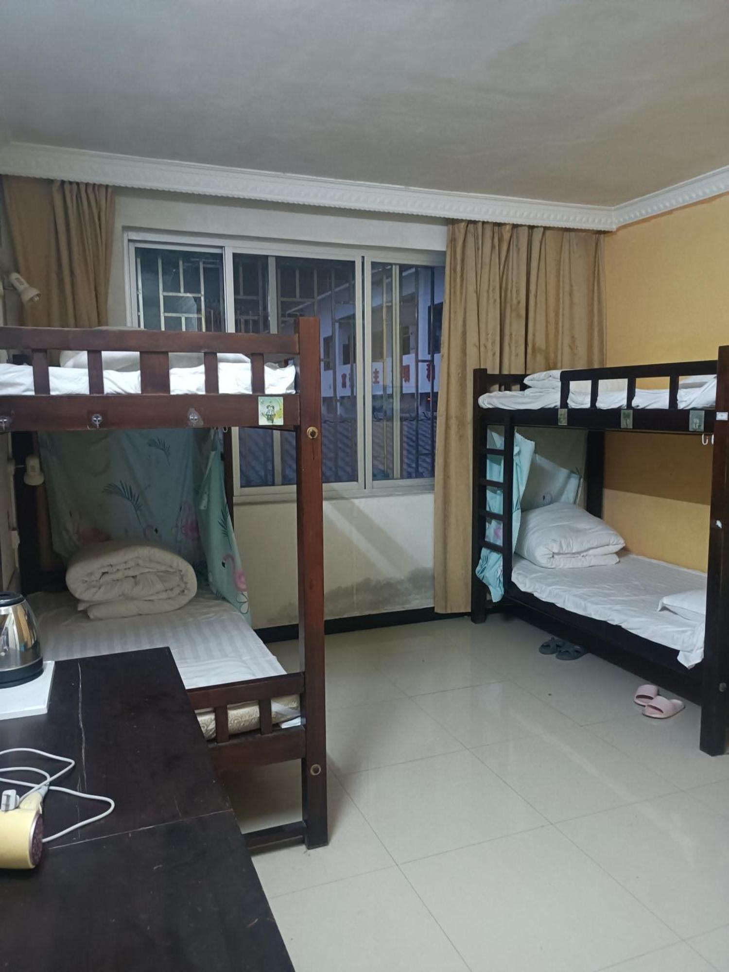 Yangshuo How Flowers Hostel מראה חיצוני תמונה