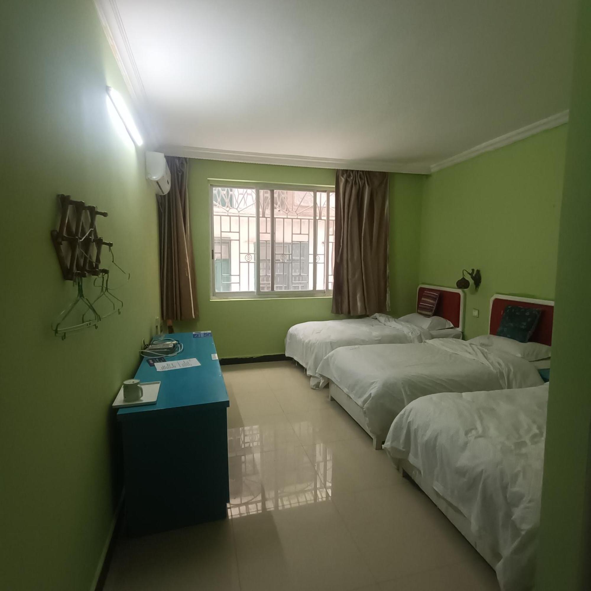 Yangshuo How Flowers Hostel מראה חיצוני תמונה