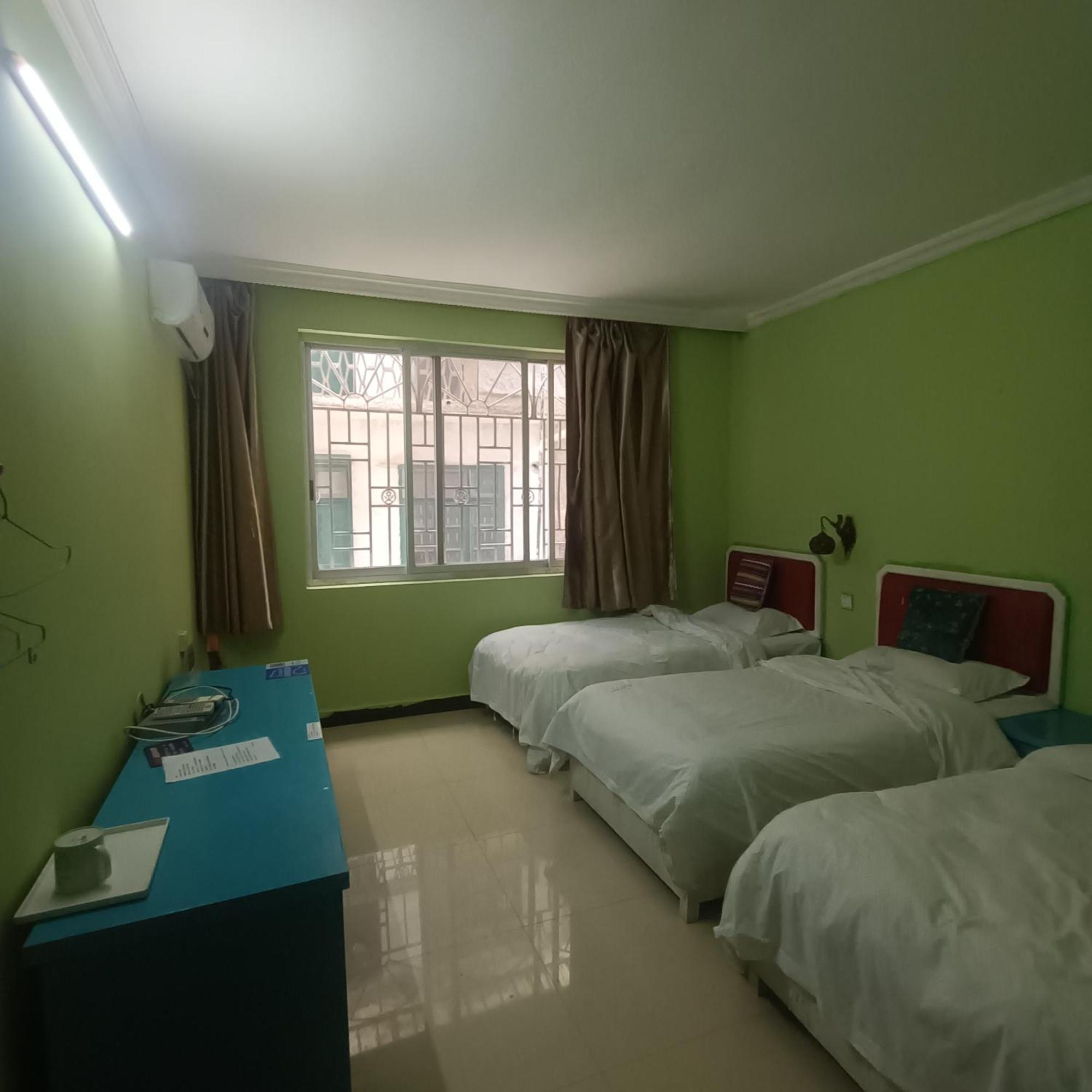 Yangshuo How Flowers Hostel מראה חיצוני תמונה