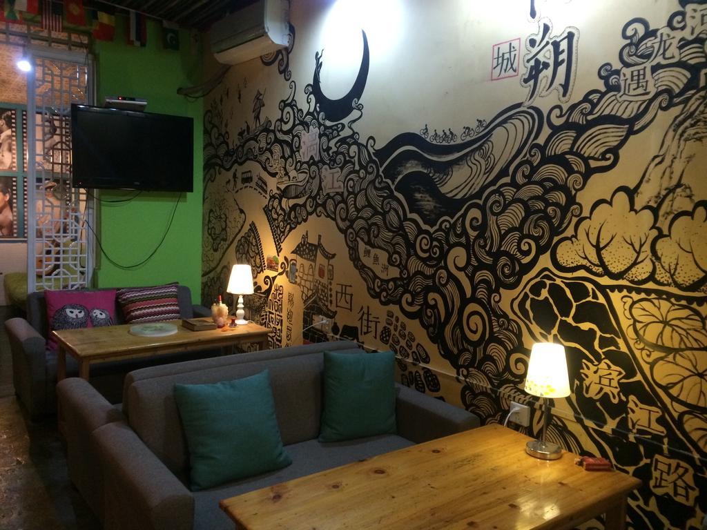 Yangshuo How Flowers Hostel מראה חיצוני תמונה