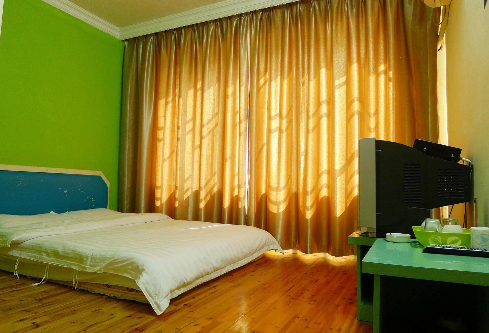 Yangshuo How Flowers Hostel מראה חיצוני תמונה