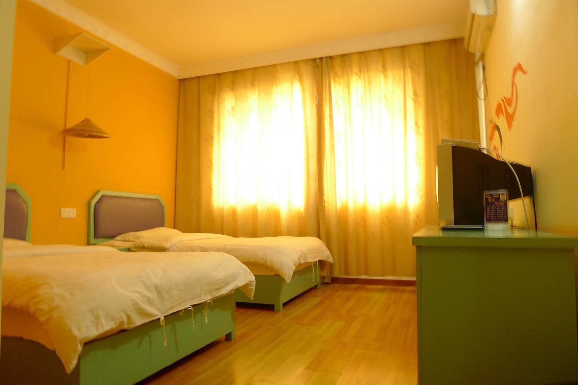 Yangshuo How Flowers Hostel מראה חיצוני תמונה