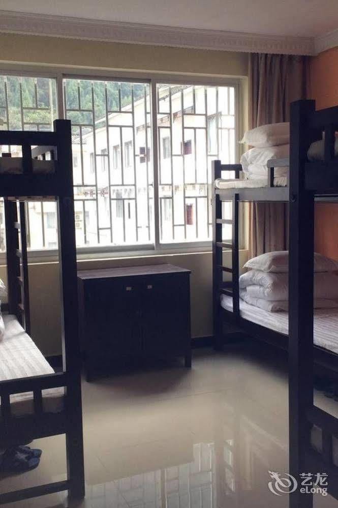 Yangshuo How Flowers Hostel מראה חיצוני תמונה