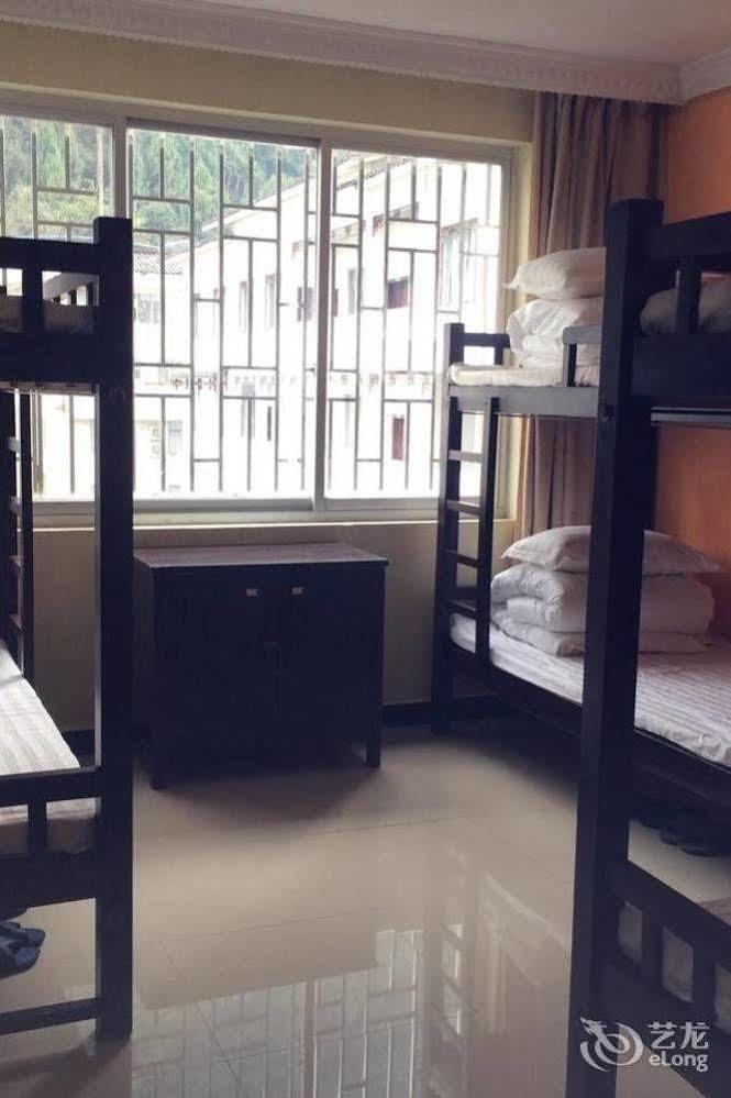 Yangshuo How Flowers Hostel מראה חיצוני תמונה